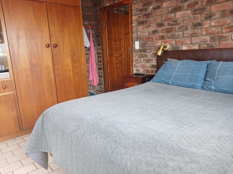 5 Bedroom Property for Sale in Dana Bay Western Cape